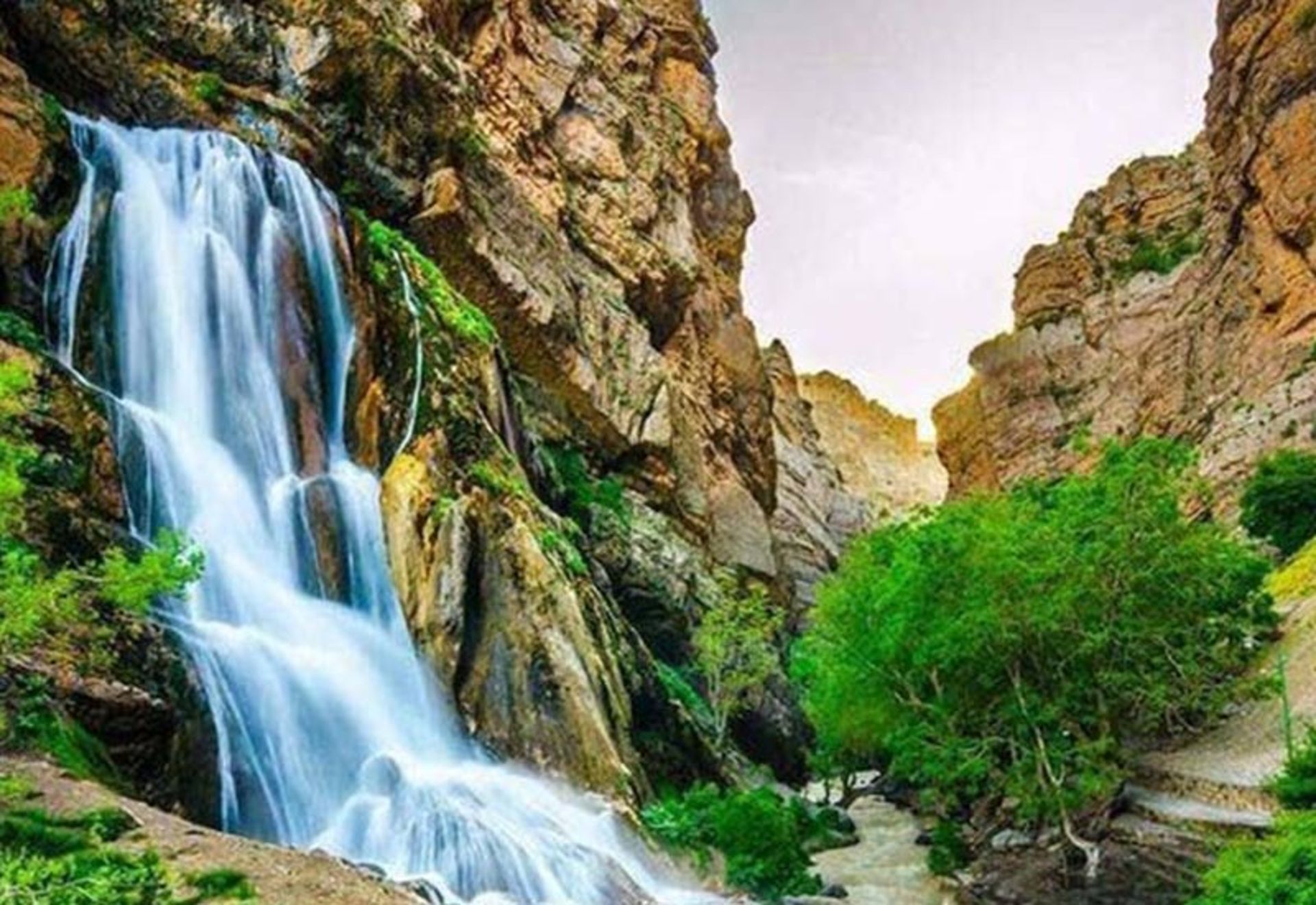 آبشار آب سفید لرستان از نمای نزدیک