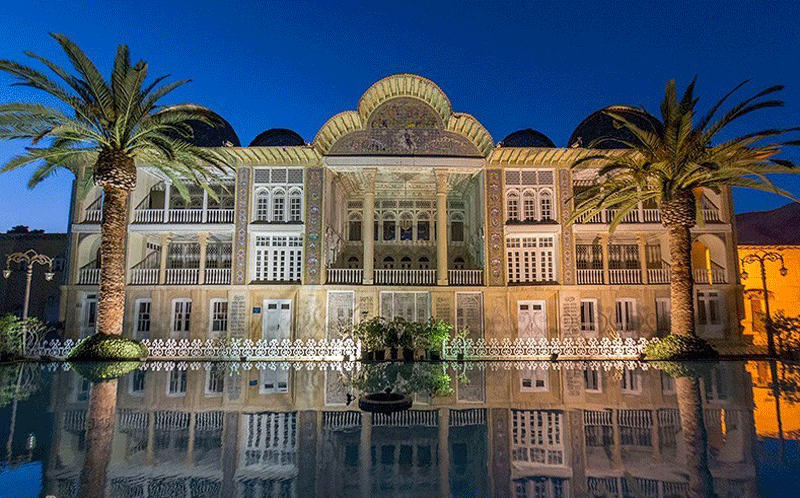باغ ارم شیراز در شب
