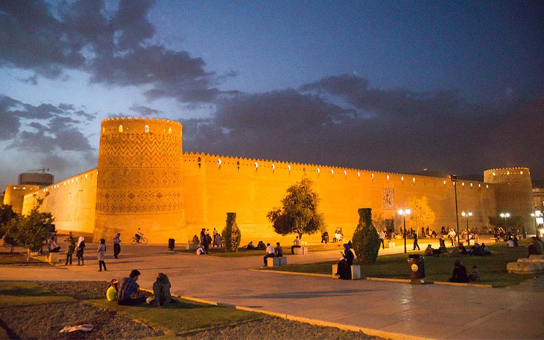 ارگ کریمخانی شیراز در شب