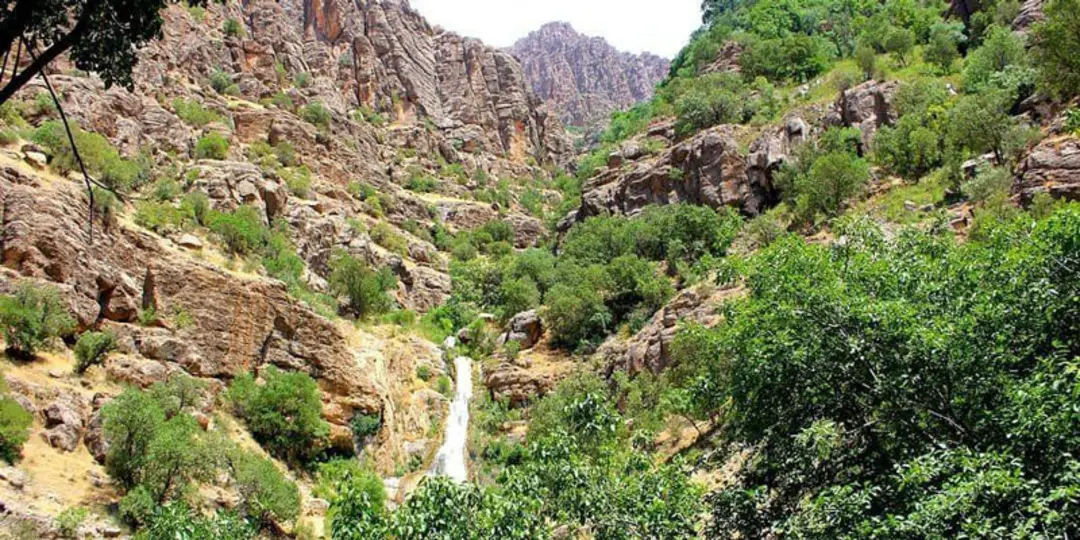 ابشار چم چیت یا اب گرمه