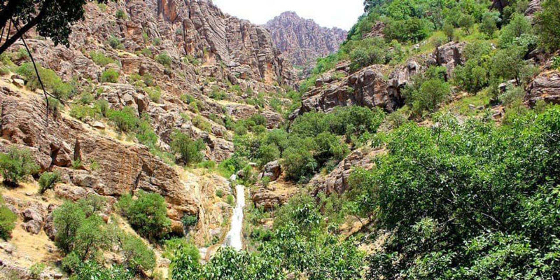 ابشار چم چیت یا اب گرمه