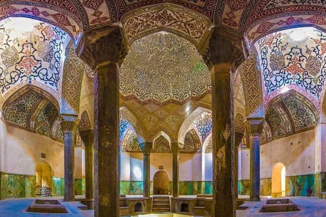 فضای داخلی و سقف زیبای مجموعه کردشت
