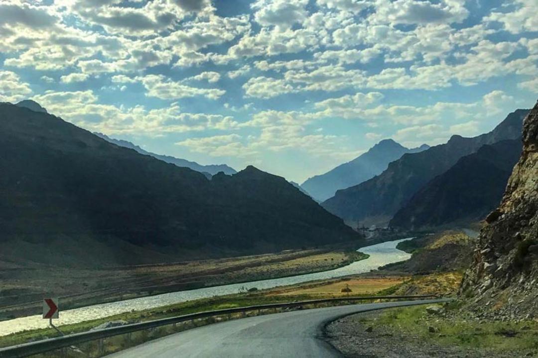 جاده مرزی ارس جلفا در کنار رود ارس