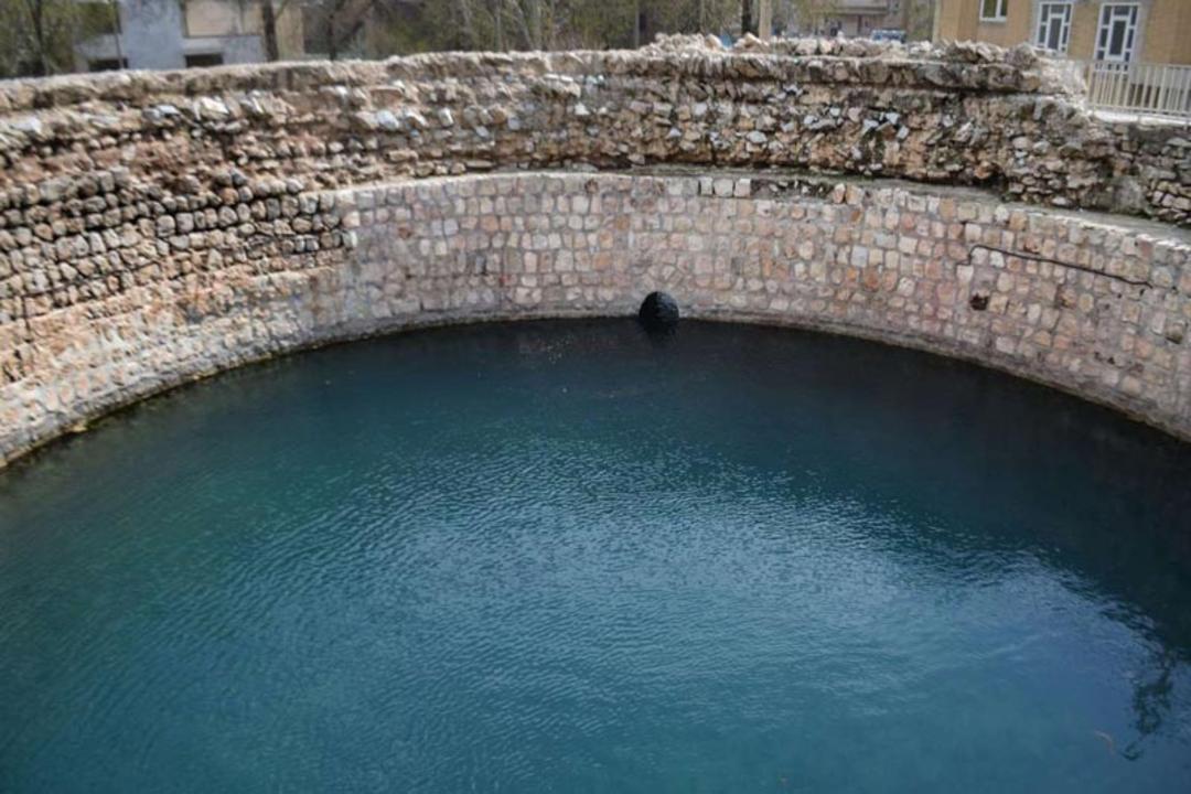 ذخیره آب در گرداب سنگی خرم آباد