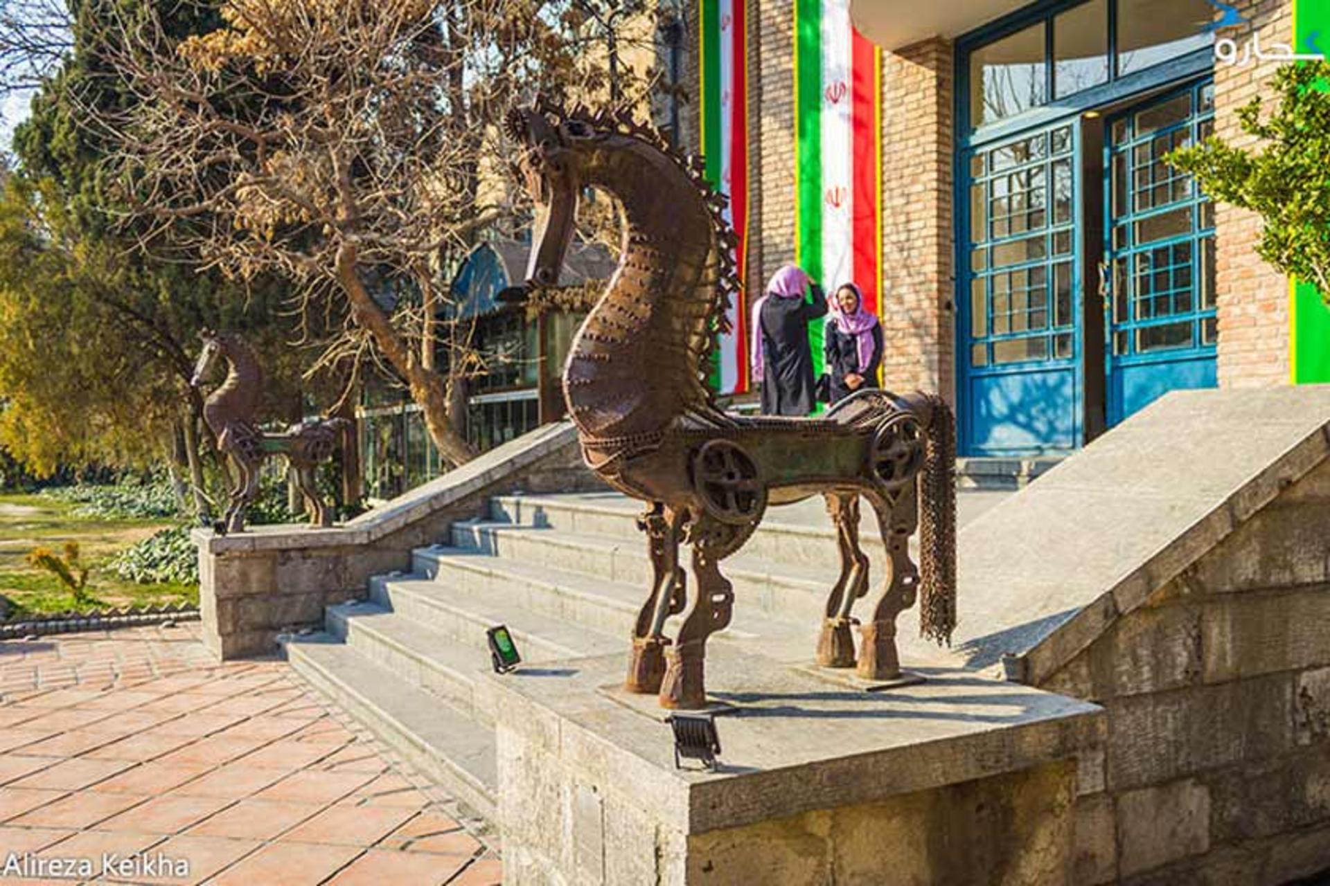 المان‌های هنری در خانه هنرمندان