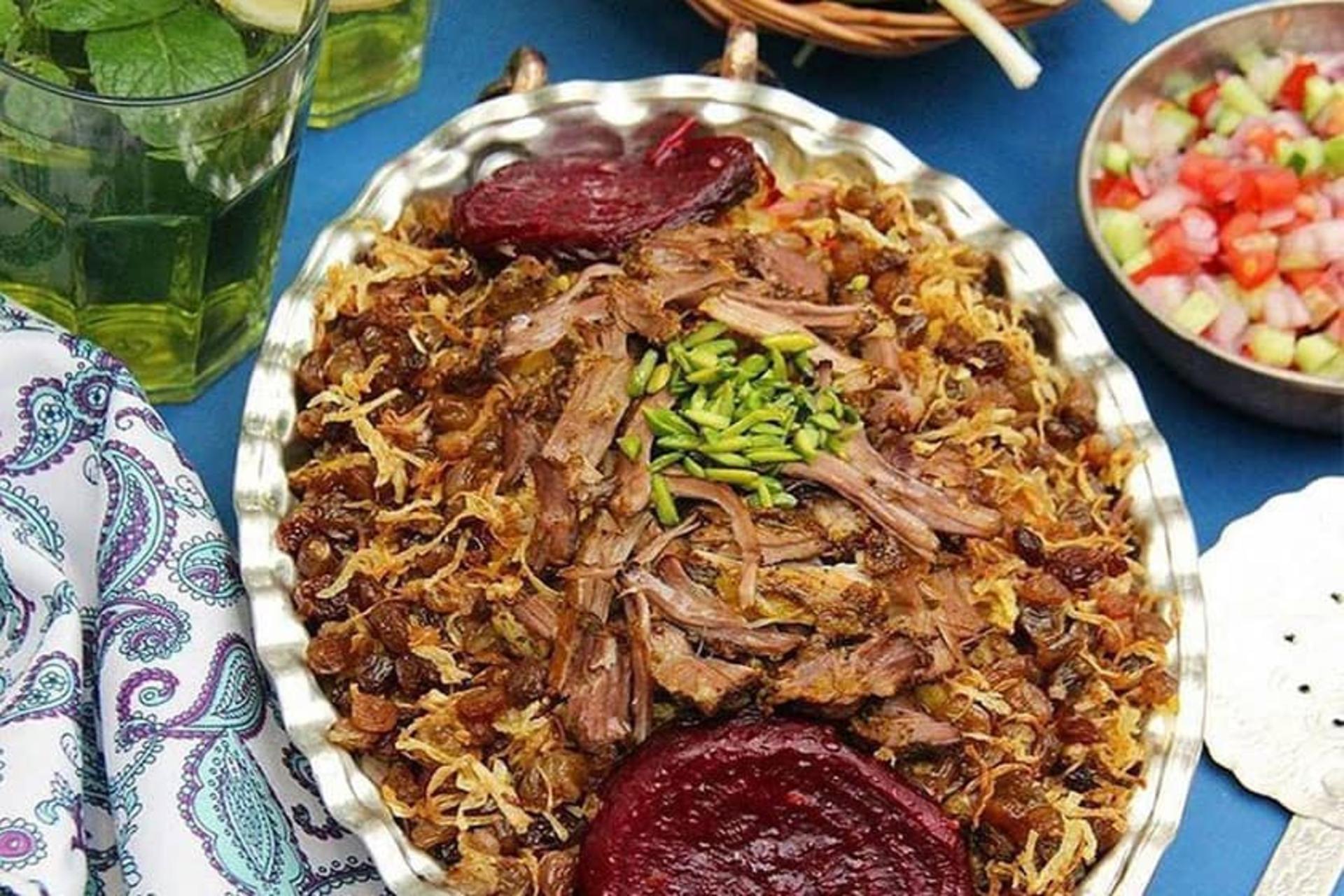 پلو مخلوط سمنانی با سالاد شیرازی