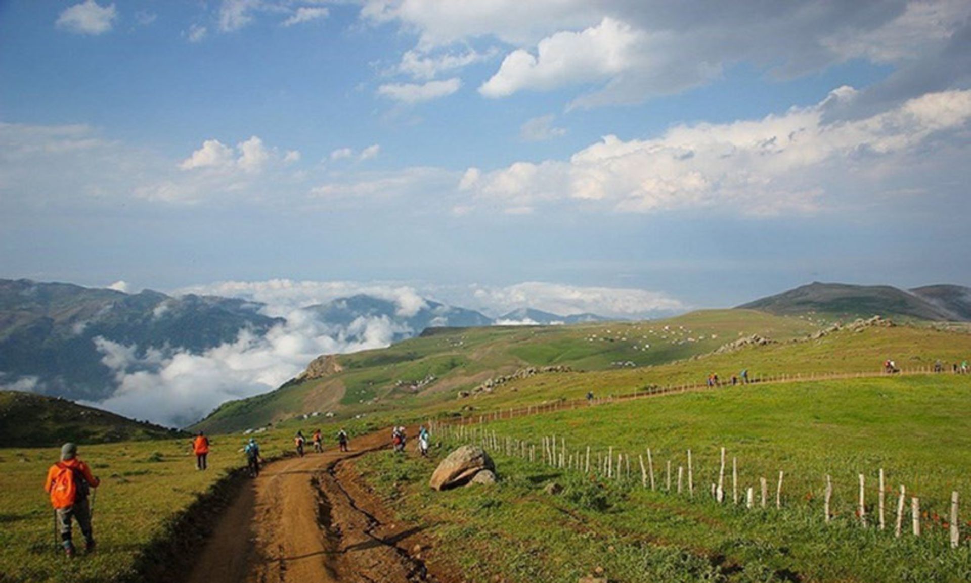 جاده روستایی در سوباتان