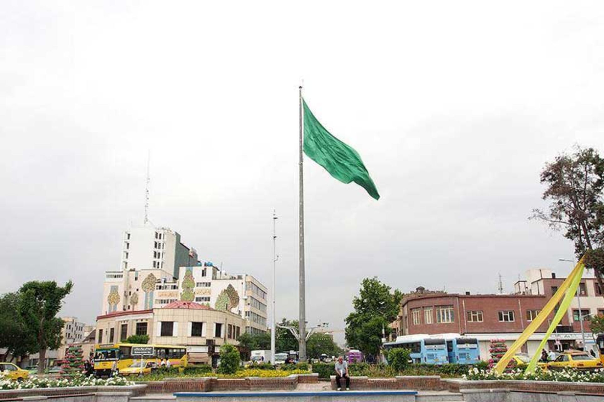 پرچم میدان بهارستان