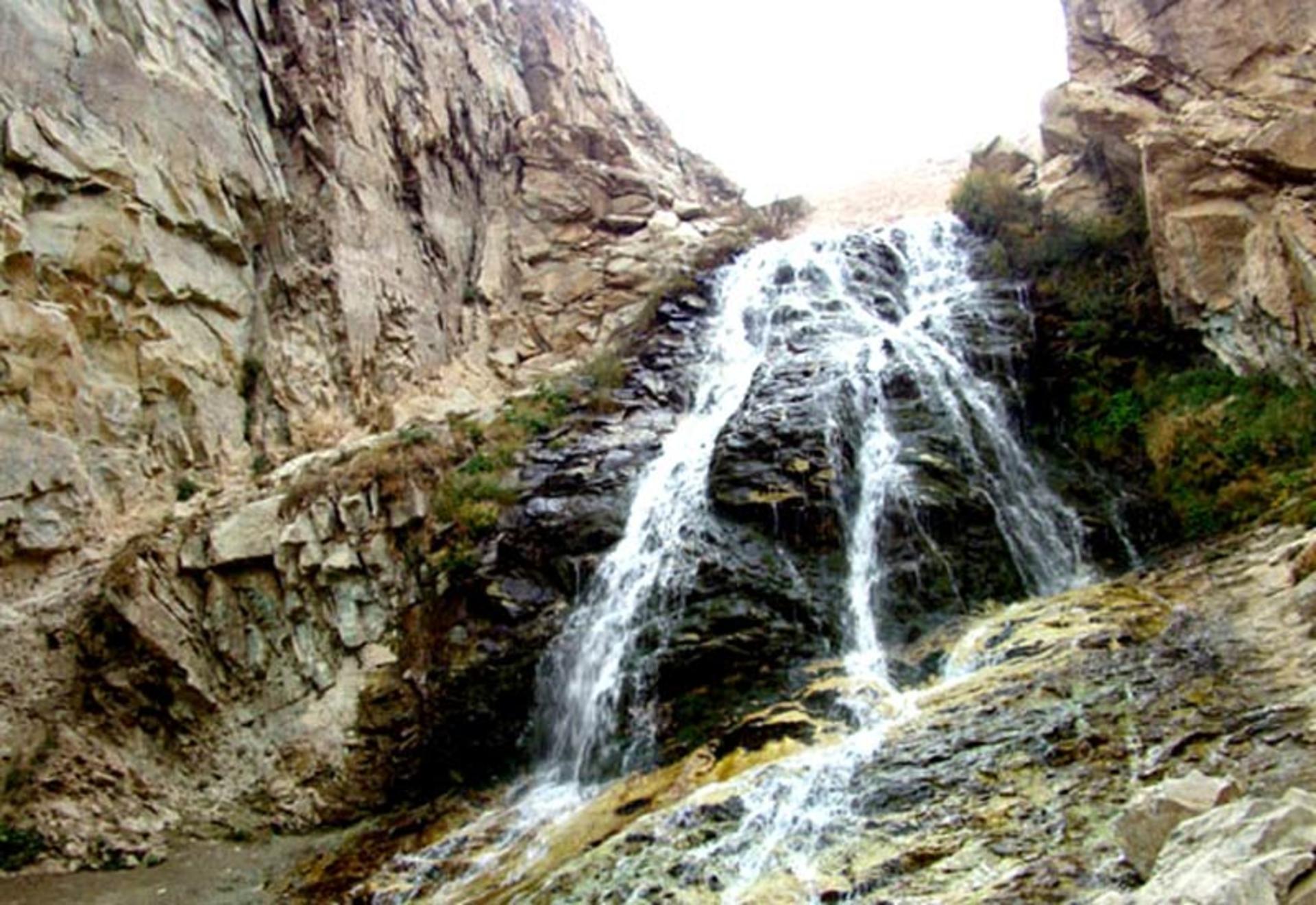 آبشار شکرآب در نزدیکی روستای آهار
