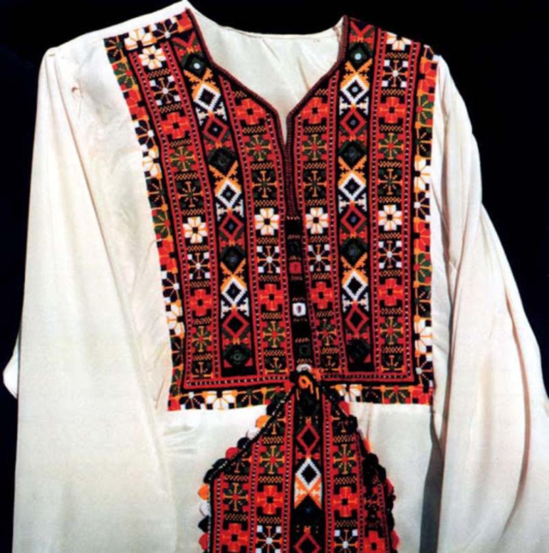 لباس های سنتی دست دوز