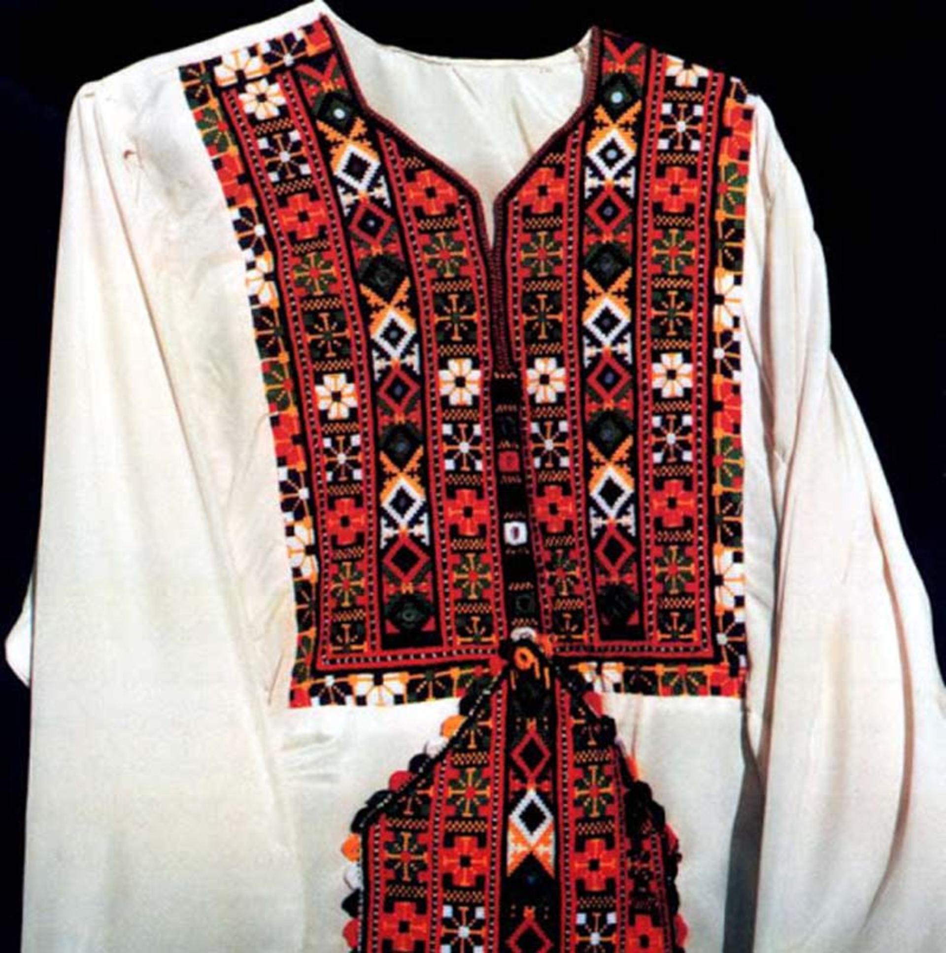 لباس های سنتی دست دوز