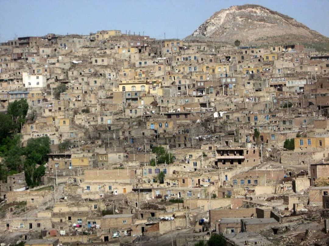 خانه های پلکانی روستای لیقوان