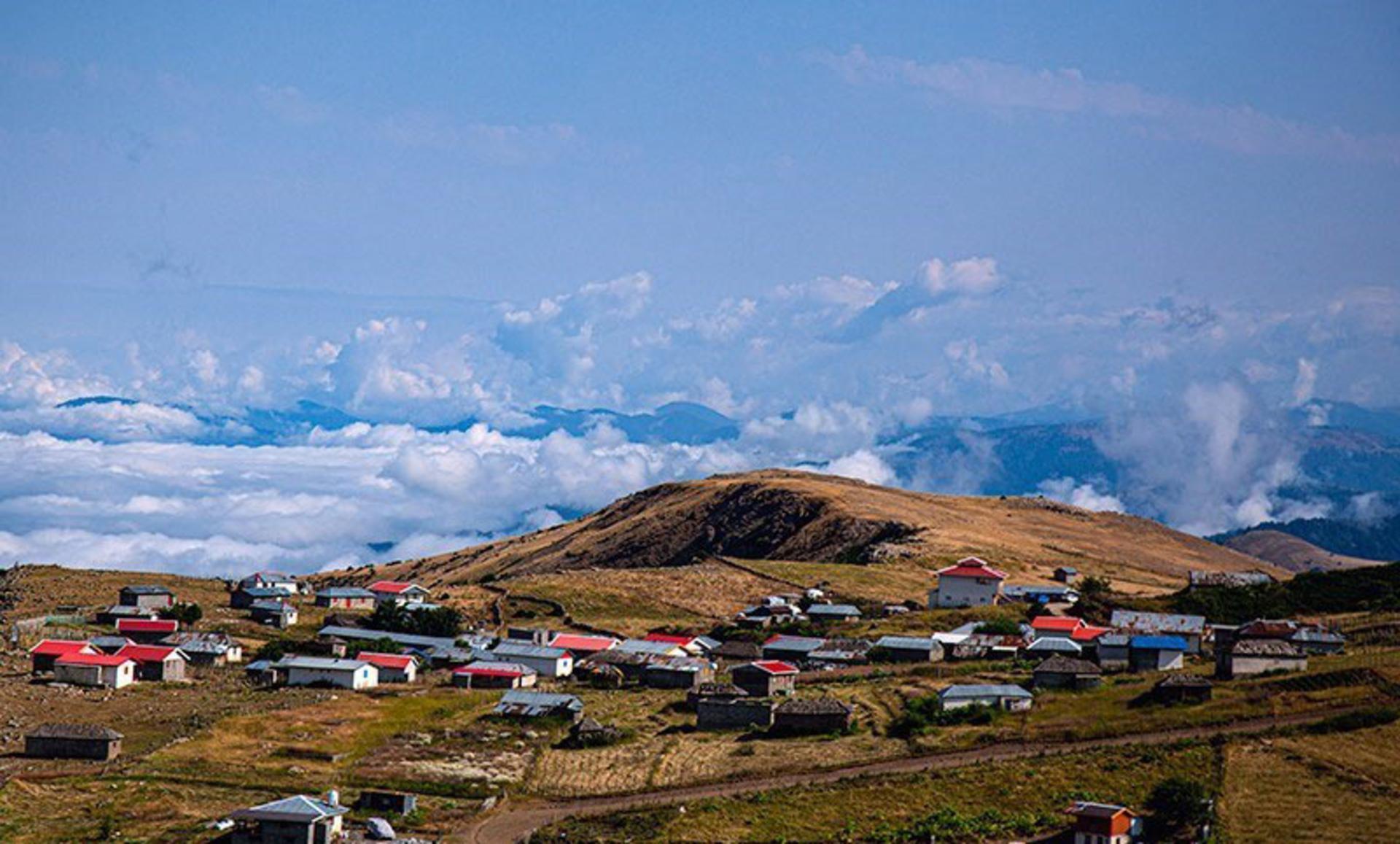 خانه های روستایی در ارتفاع ییلاق سوباتان