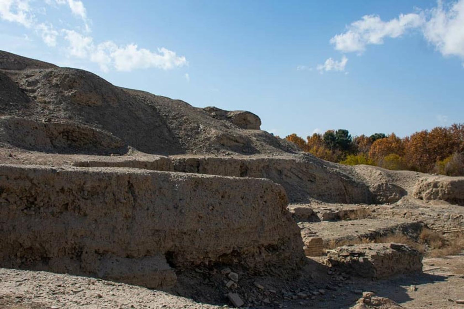 آثار به جای مانده در قلعه سارویه