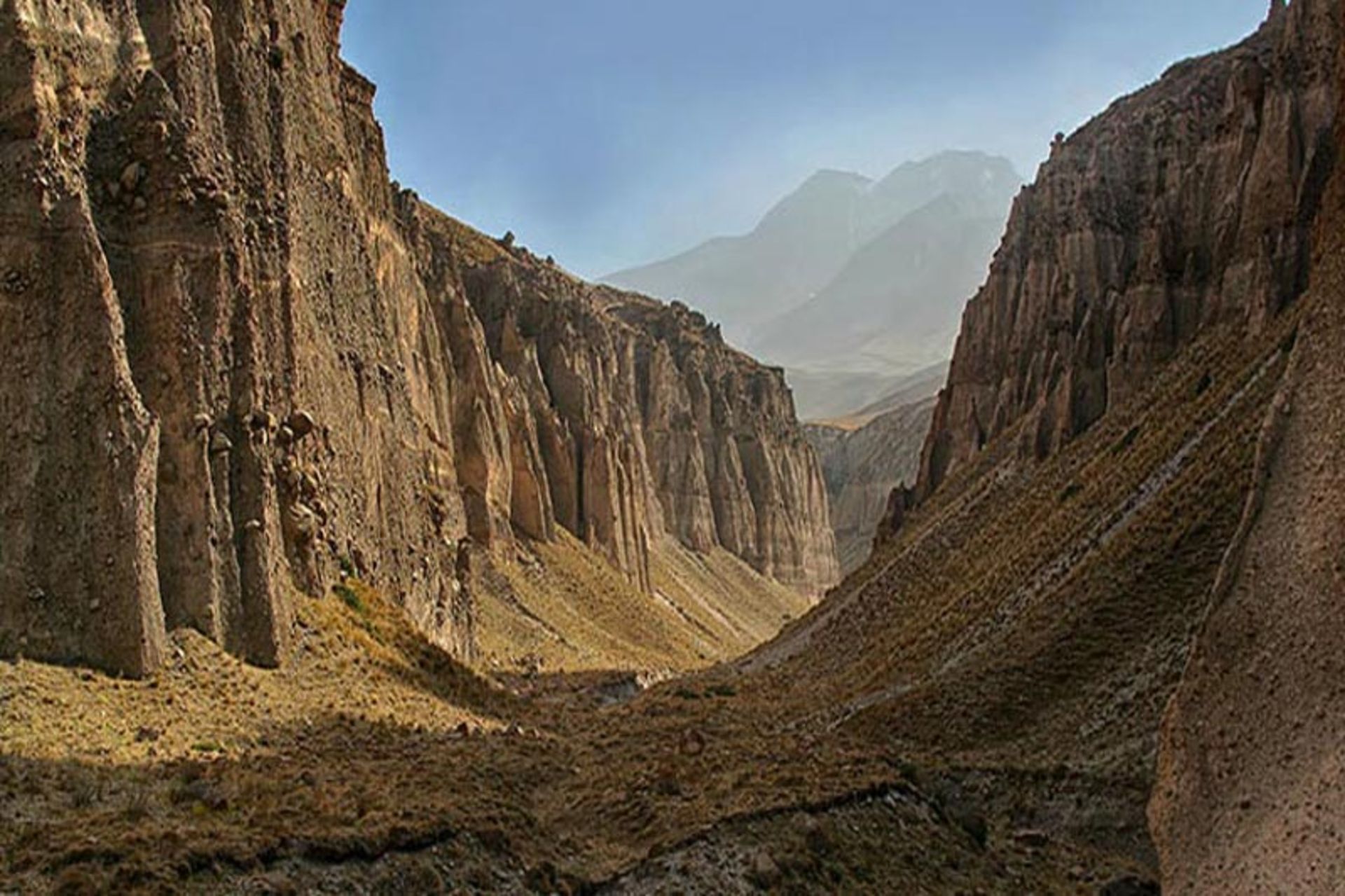مسیر خاکی شیروان دره از نما بالا