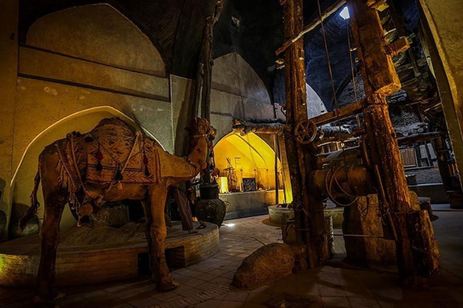 ماکت شتر مخصوص عصارخانه شاهی اصفهان