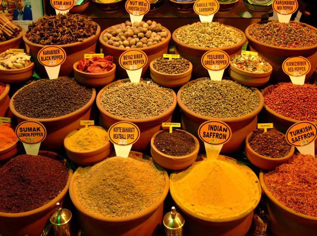 ادویه های بازار میسیر چارشی استانبول