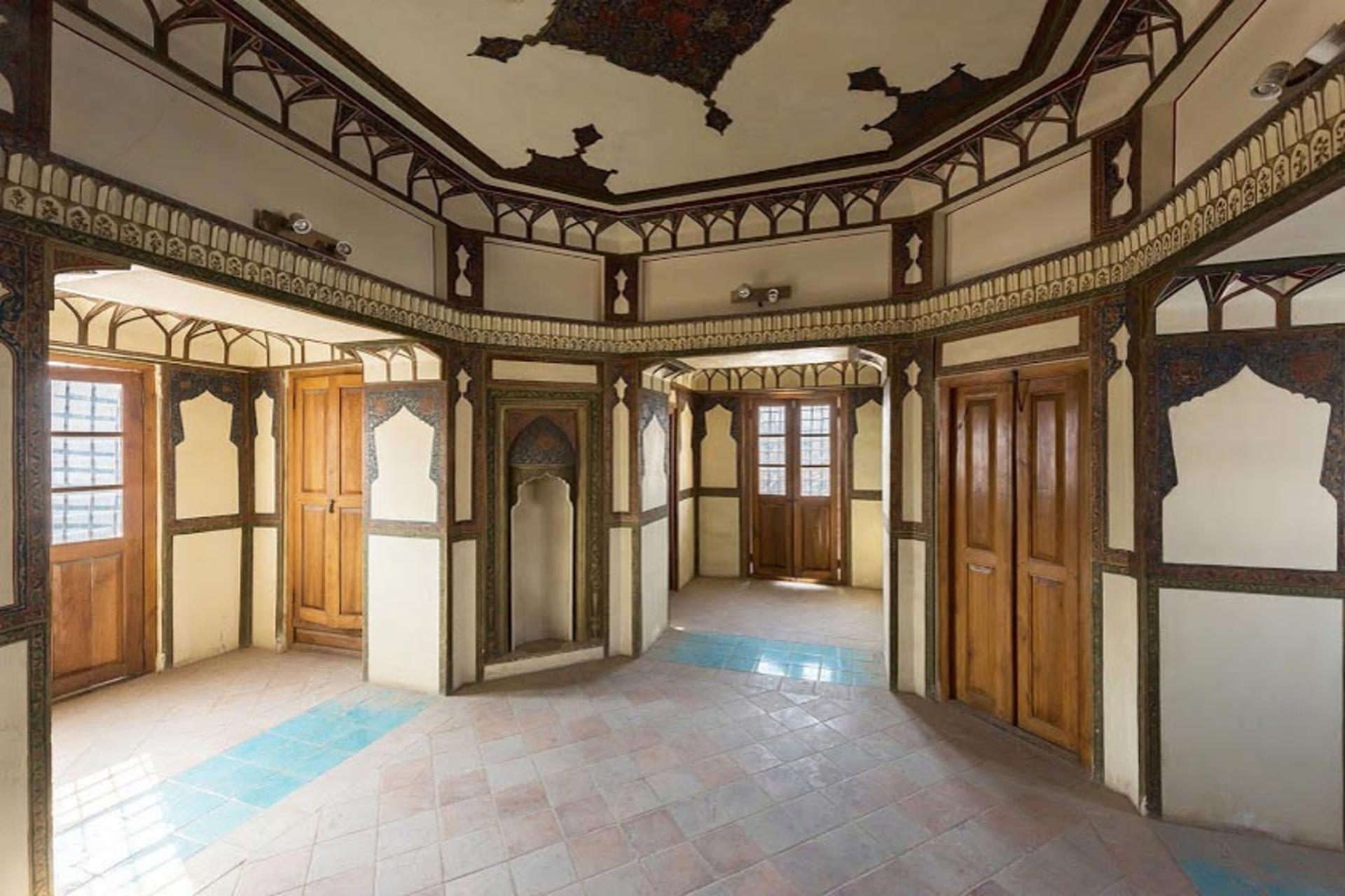 فضاهای داخلی عمارت رکیب‌خانه (موزه هنرهای تزیینی اصفهان)