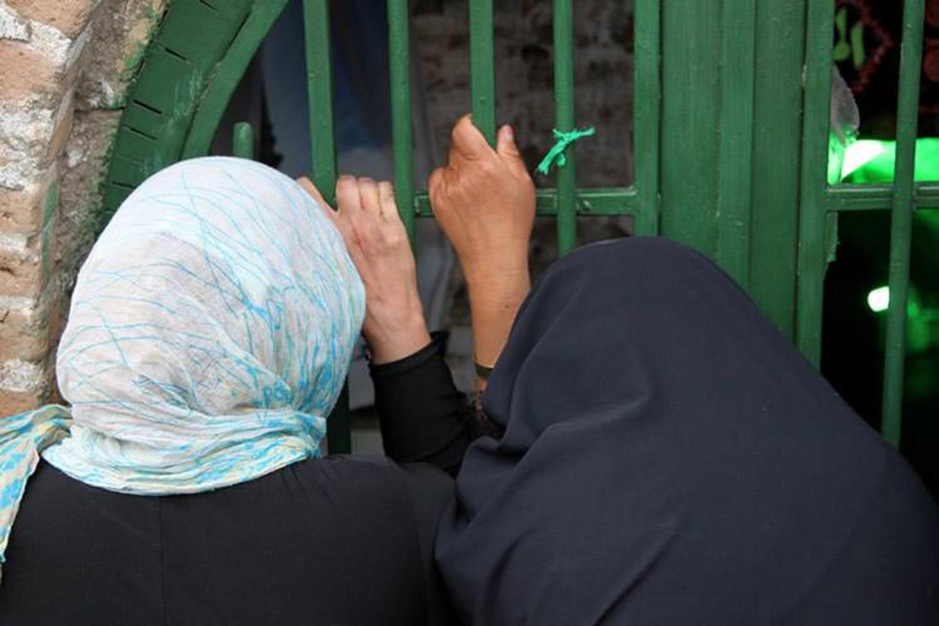 بانوان قزوینی در حال دعا در ۵۰ بدر