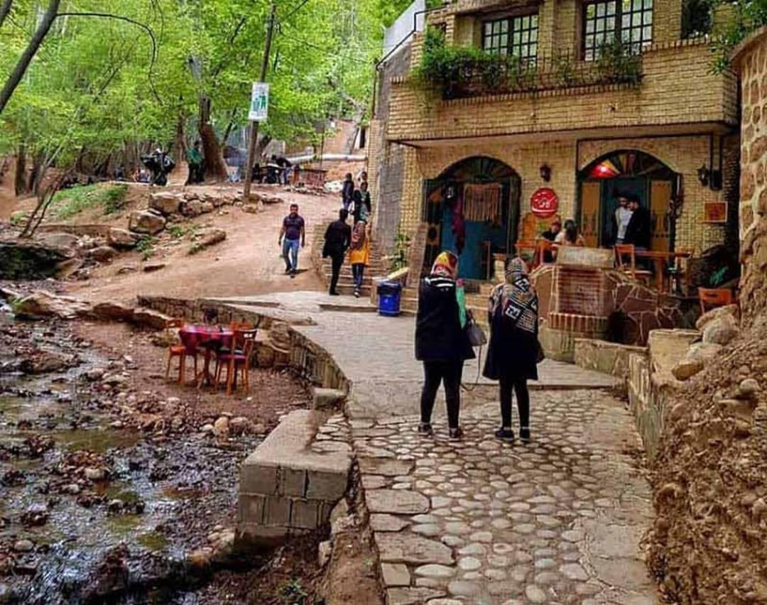کافه در قلات شیراز