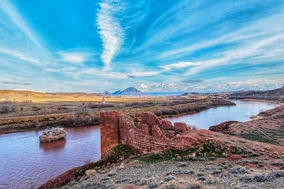 بقایای پل ضیا الملک جلفا