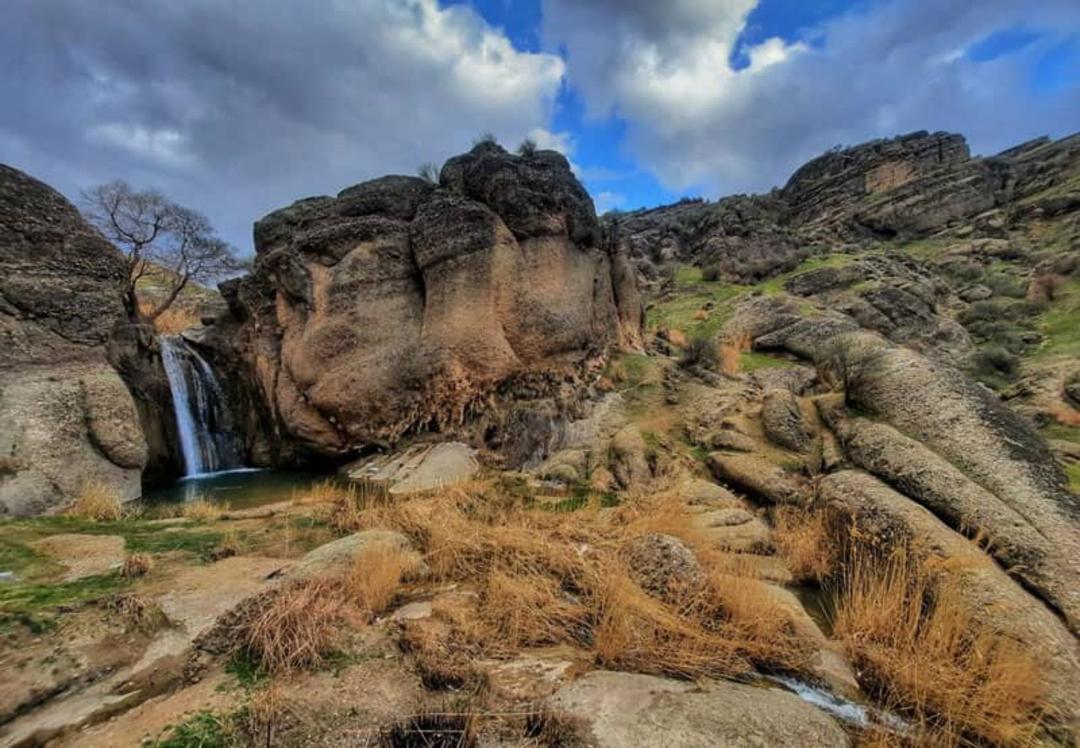 ابشار طلایی