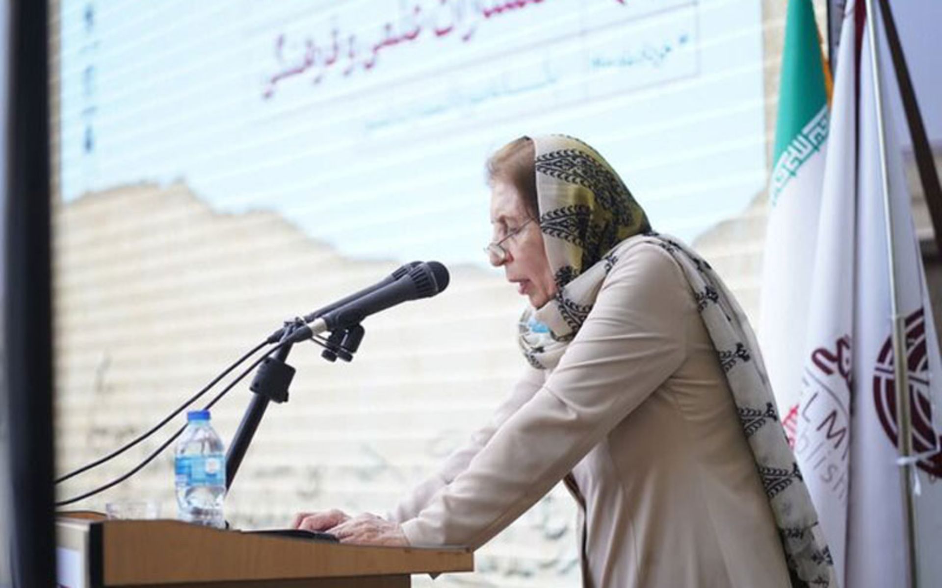 ژاله آموزگار