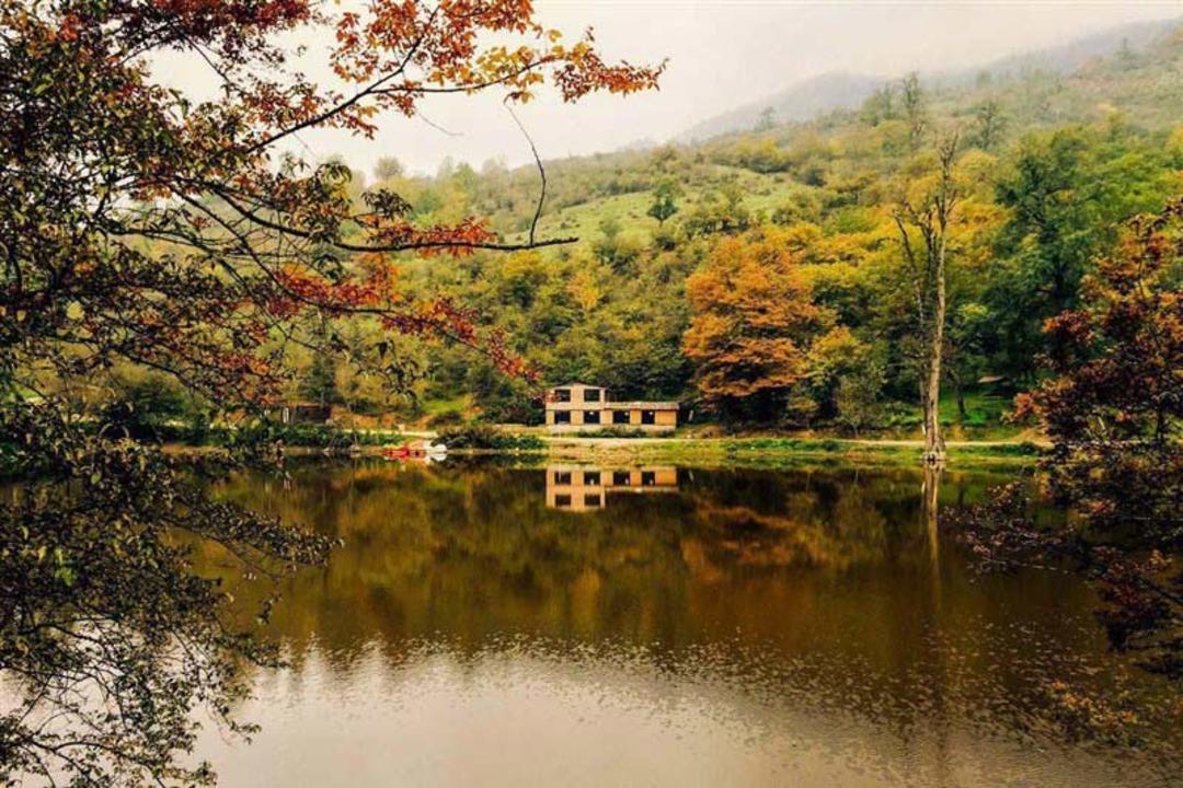 طبیعت پاییزی در دریاچه شورمست سوادکوه
