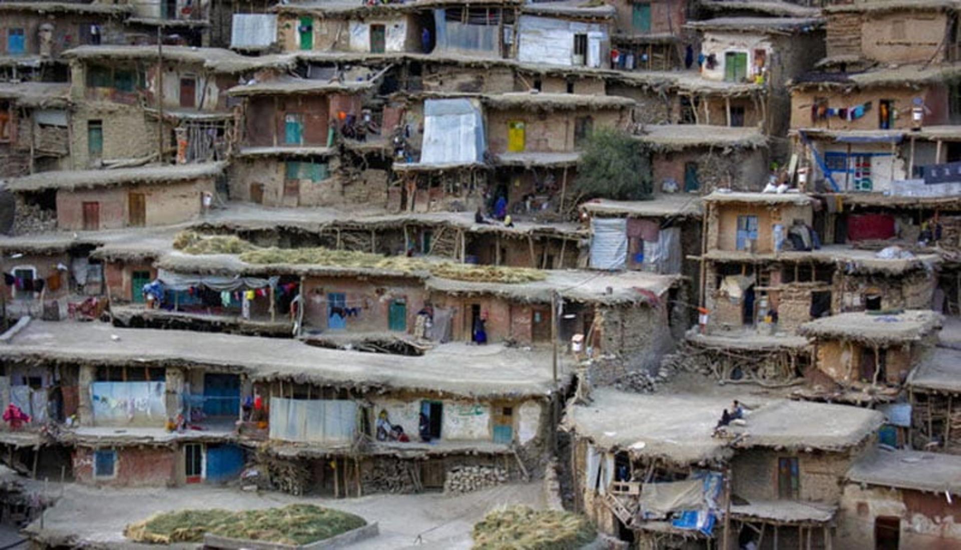 خانه های روستایی در روستای پلکانی سر آقا سید کوهرنگ