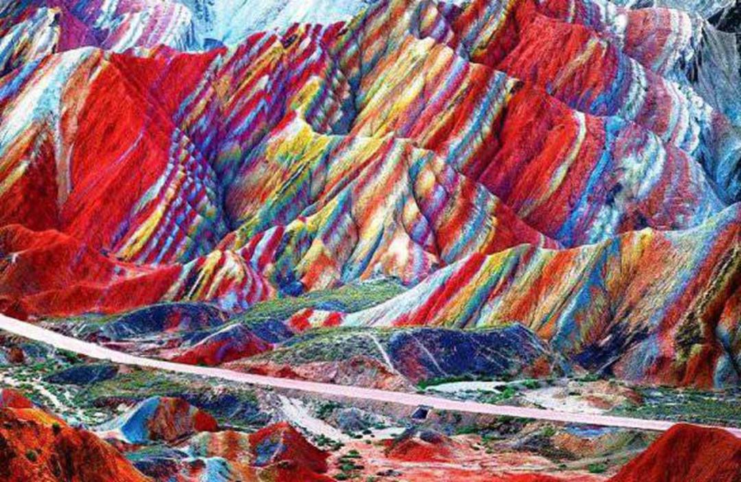 کوه های رنگی در نزدیکی زنجان
