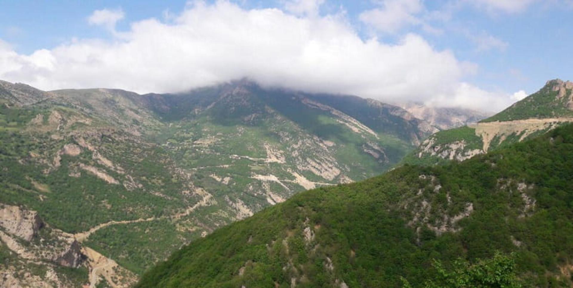 چشم انداز کوهستانی اشکورات