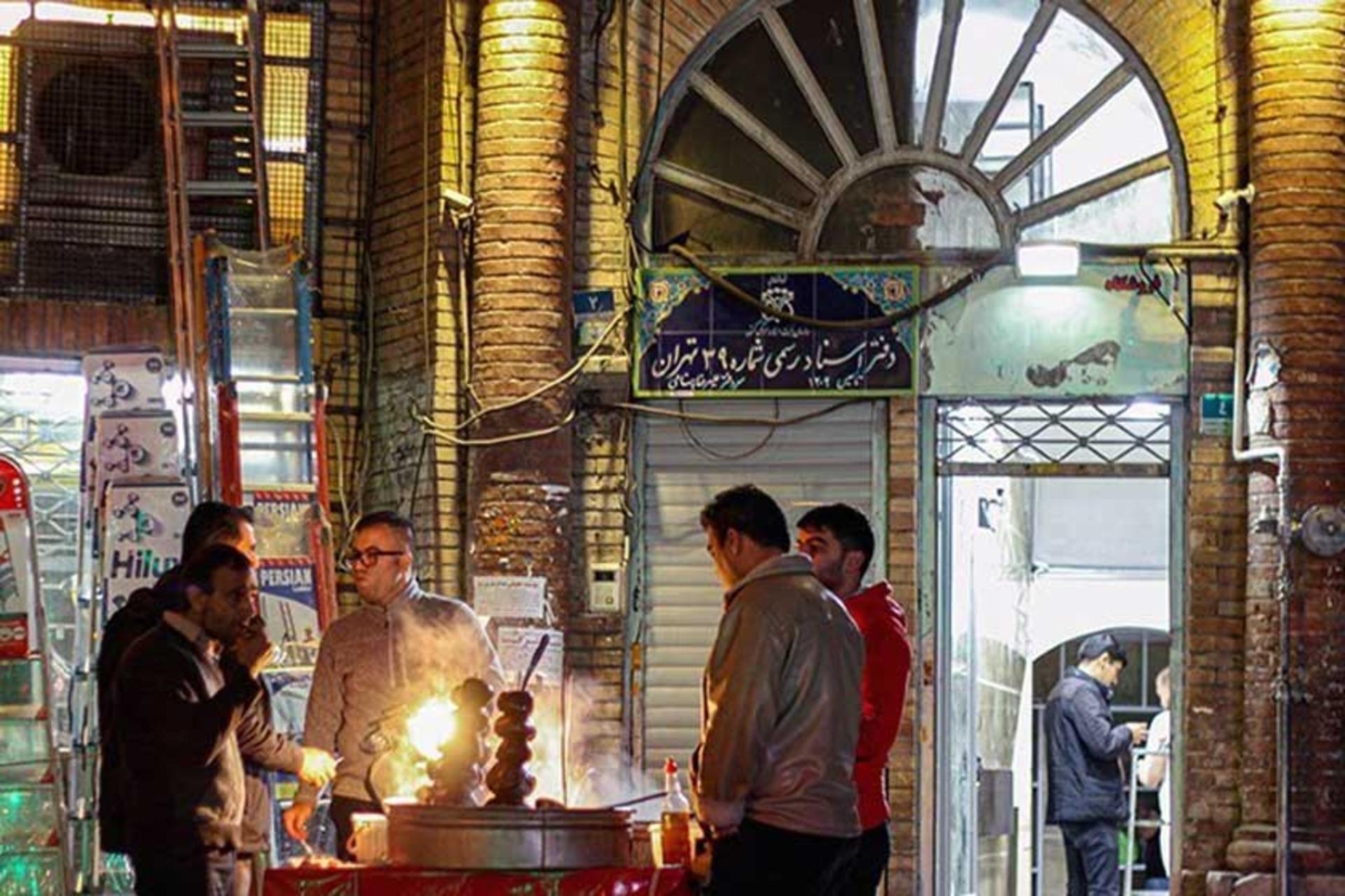 لبوفروشی در میدان حسن آباد