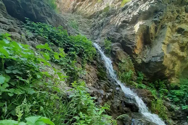چشم‌اندازهای دیدنی گلابدره