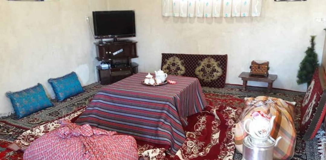 بومگردی شیز