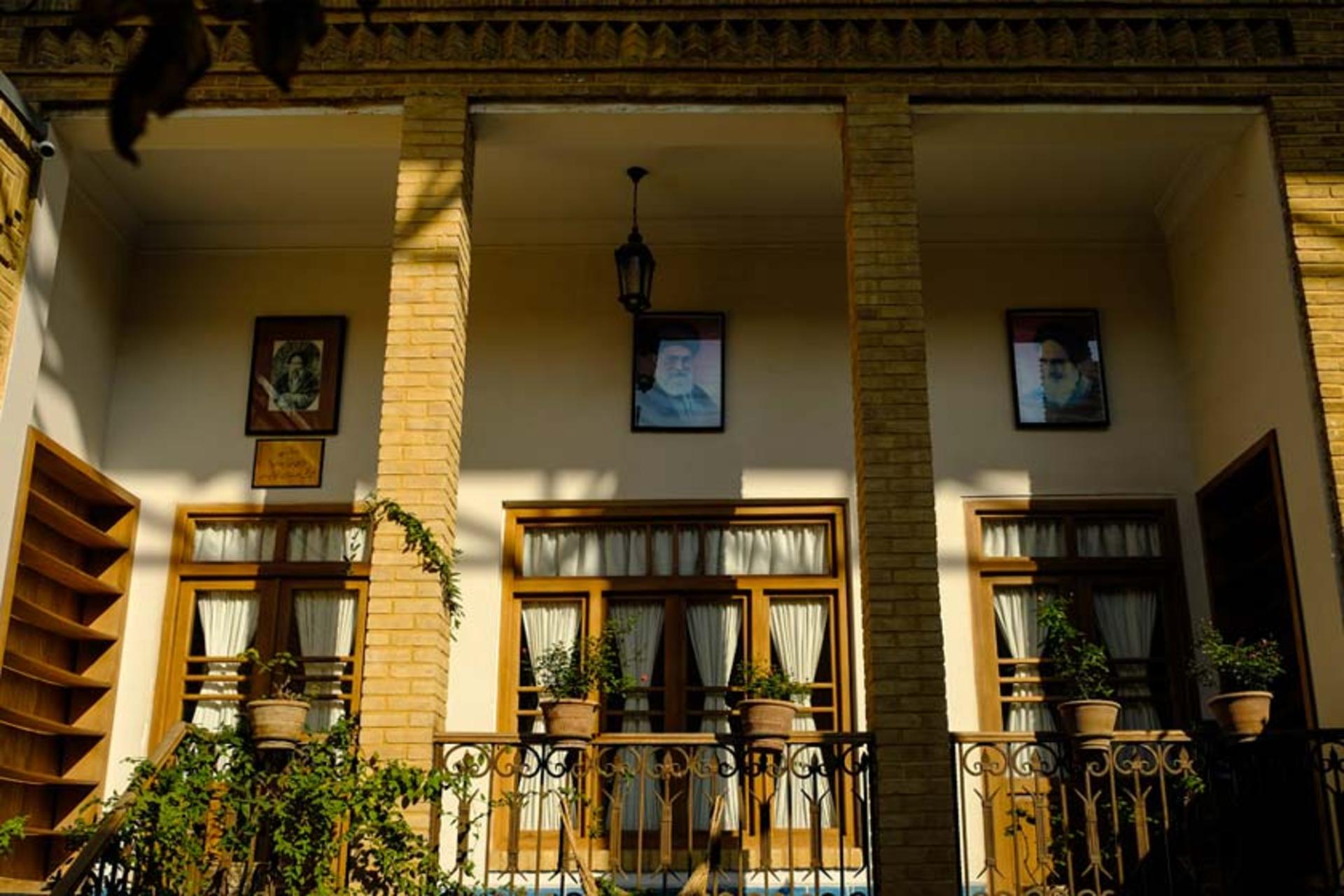 ایوان بزرگ خانه موزه شهید مدرس