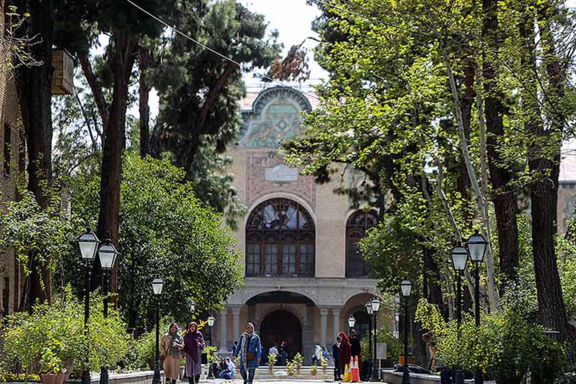 نمای عمارت مسعودیه از باغ
