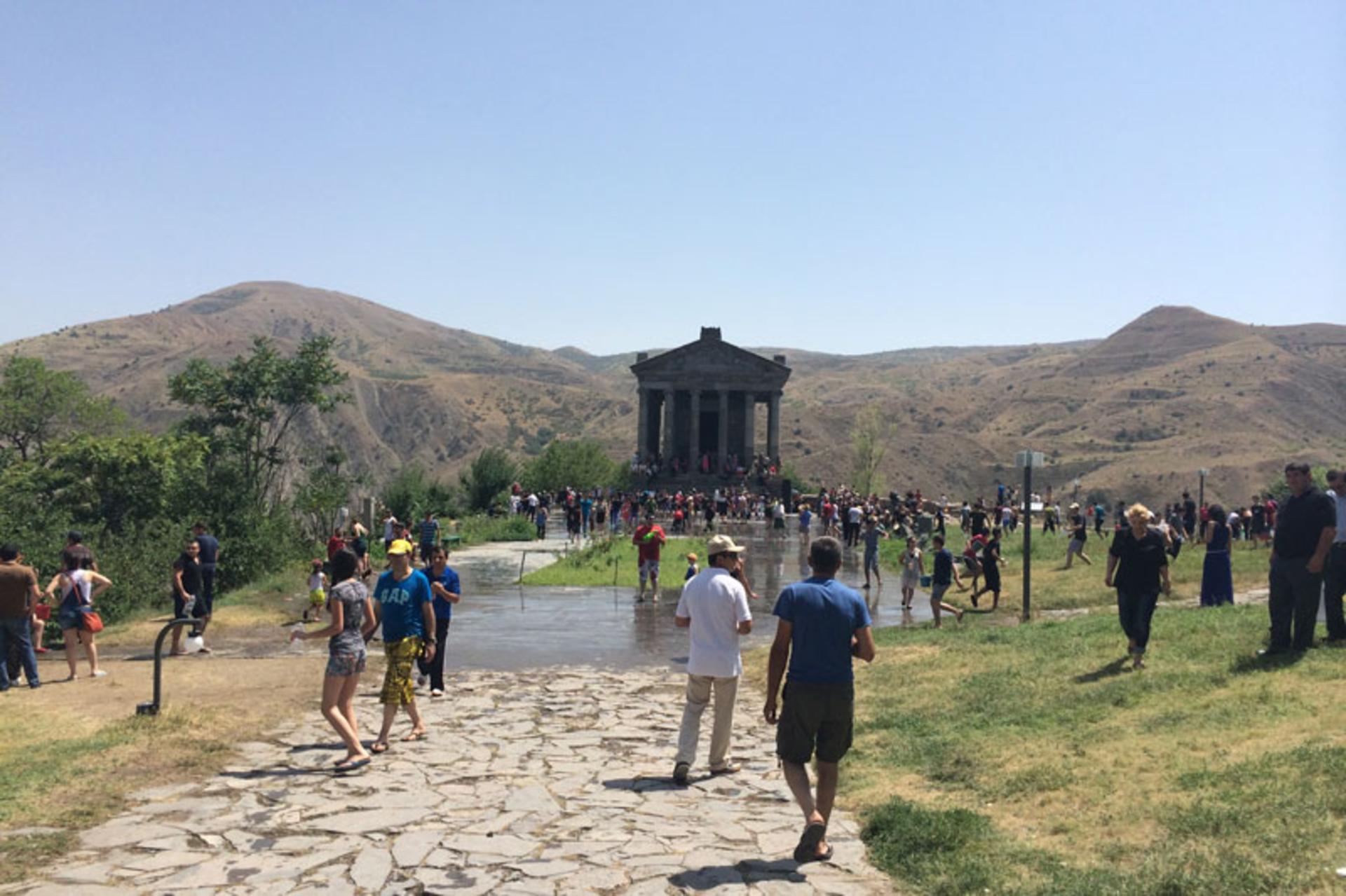 مراسم وارداوار در معبد مهر