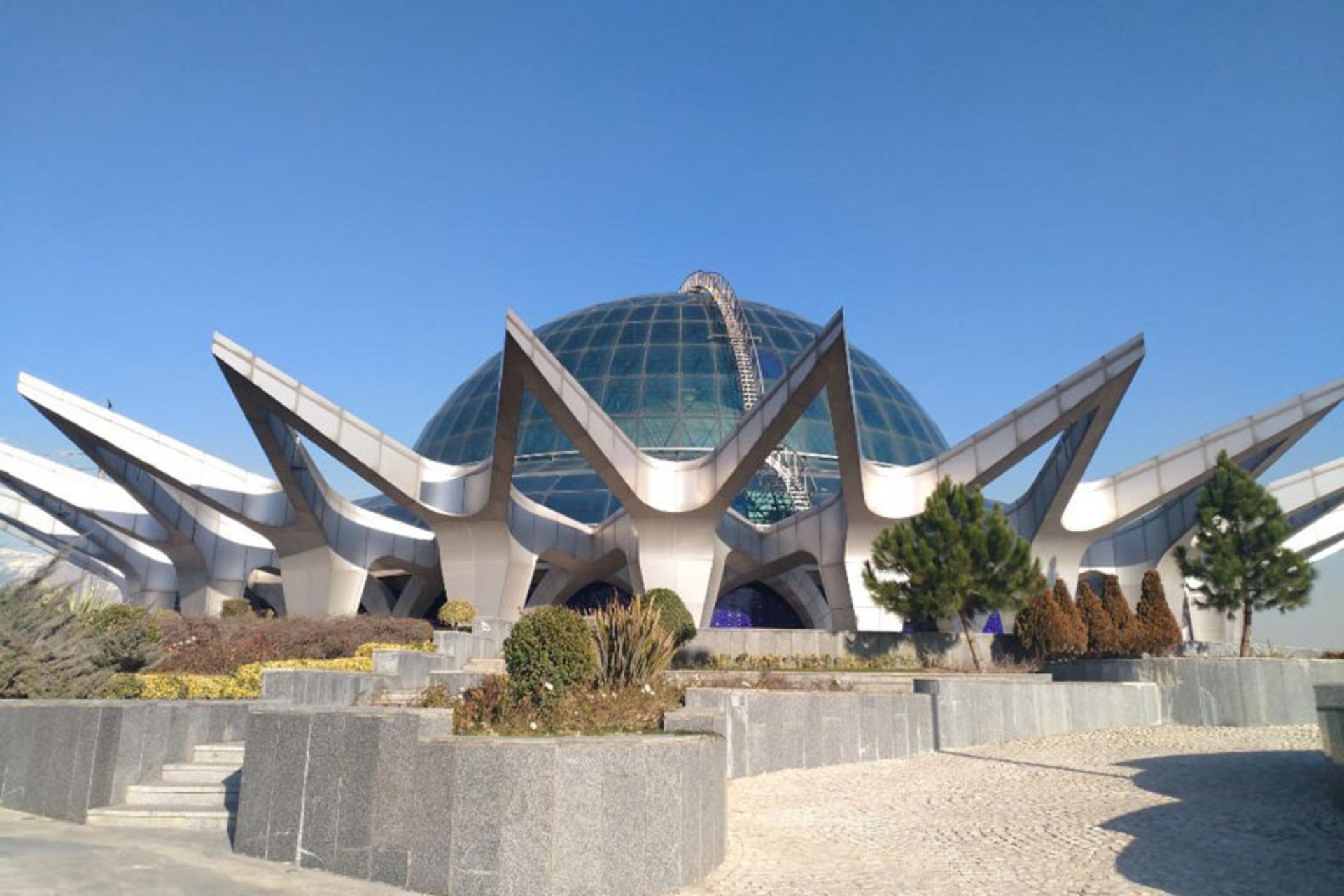 ساختمان گنبد مینا