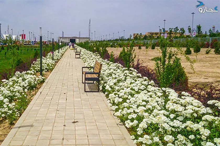 محوطه سبز شهر آفتاب