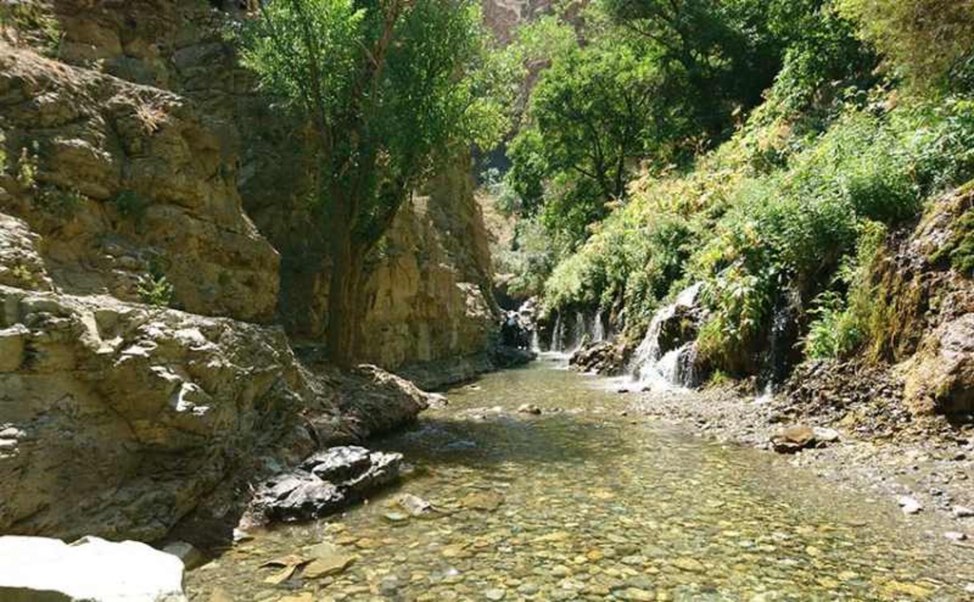 مسیر رودخانه تا آبشار هفت چشمه