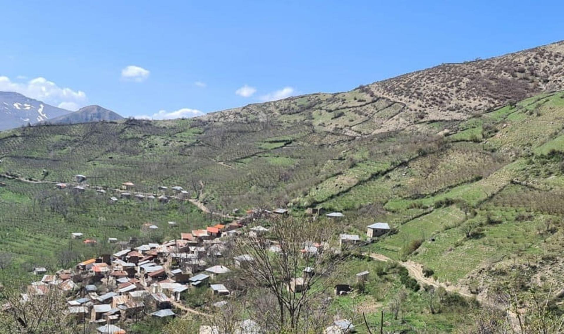 خانه های روستای گیری