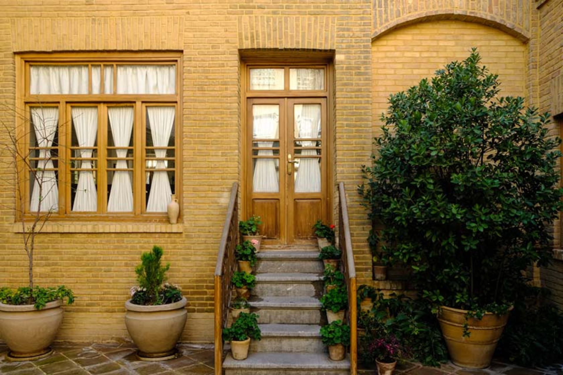 حیاط اندرونی در خانه موزه شهید مدرس