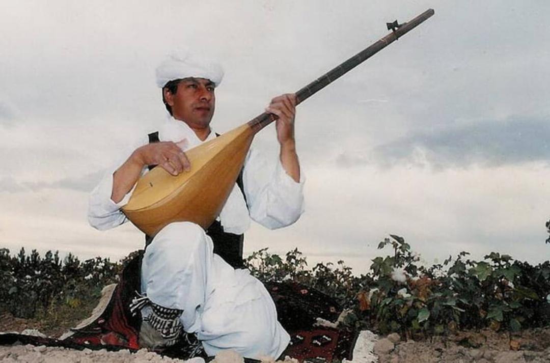 نوازنده اصیل دوتار خراسان