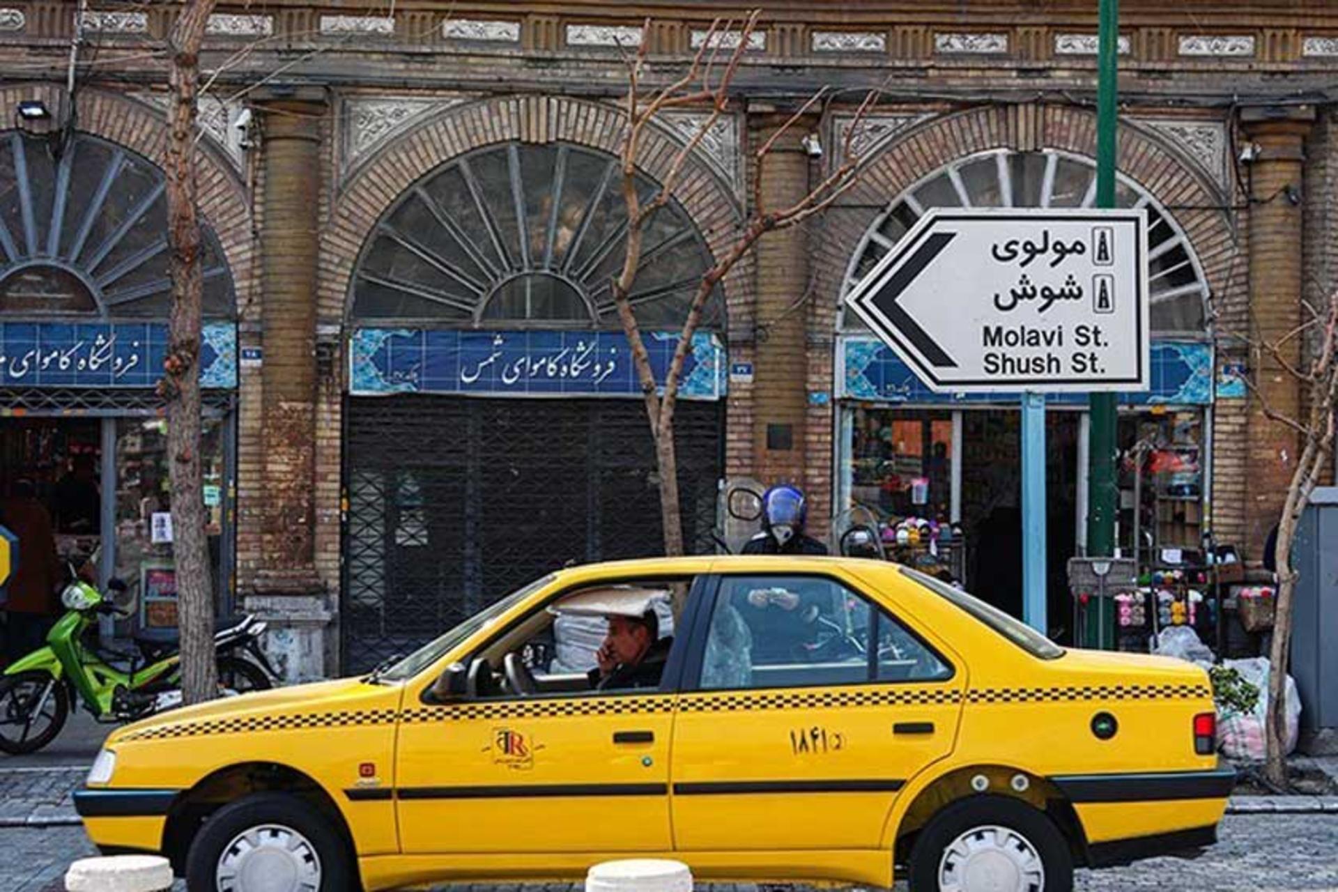 مغازه‌های اطراف میدان حسن آباد