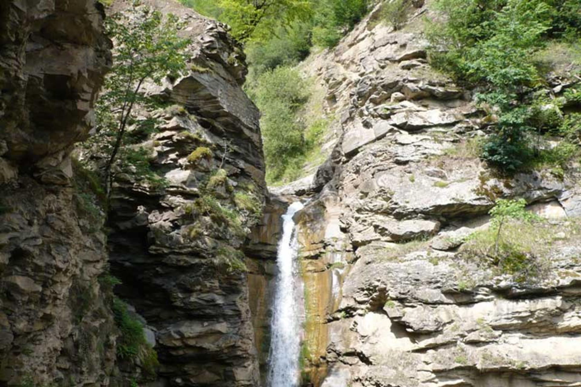 آبشار روستای ییلاقی شیخ موسی