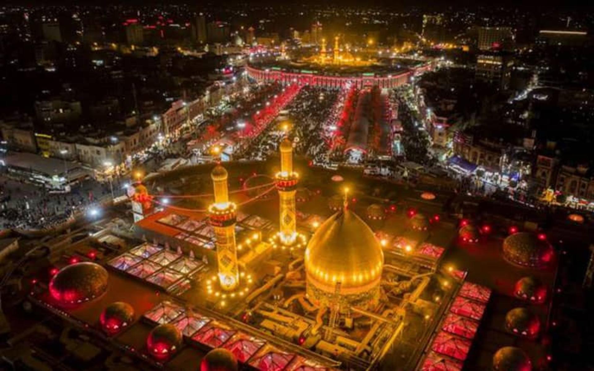چراغانی قرمز و زرد در بین الحرمین