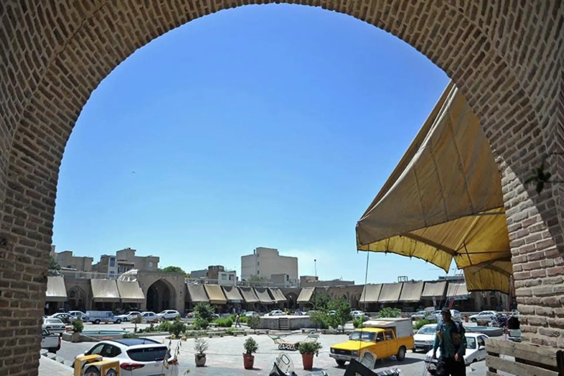 فضای باز در کاروانسرای خانات تهران