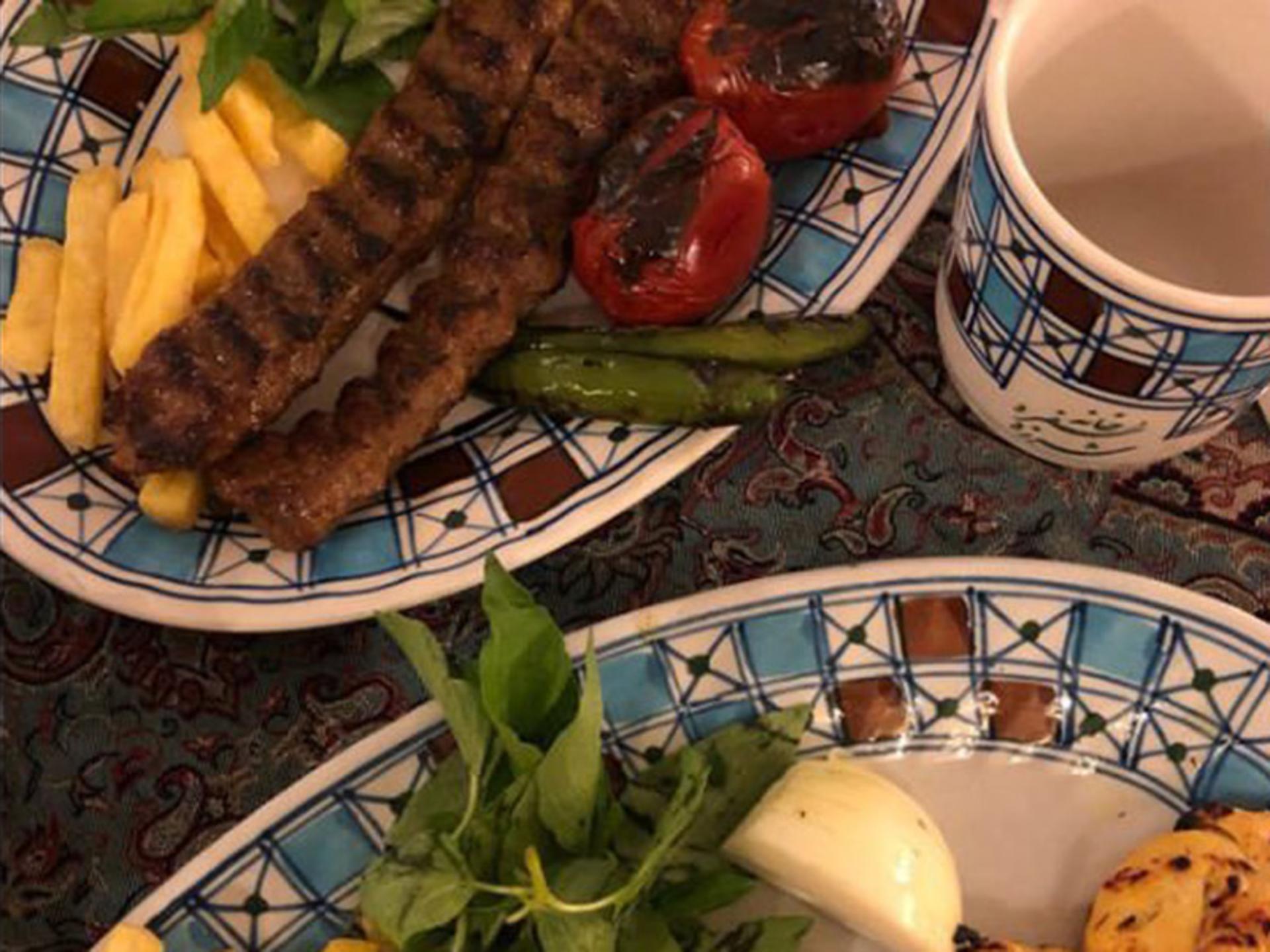 خوراک کباب رستوران شرزه شیراز