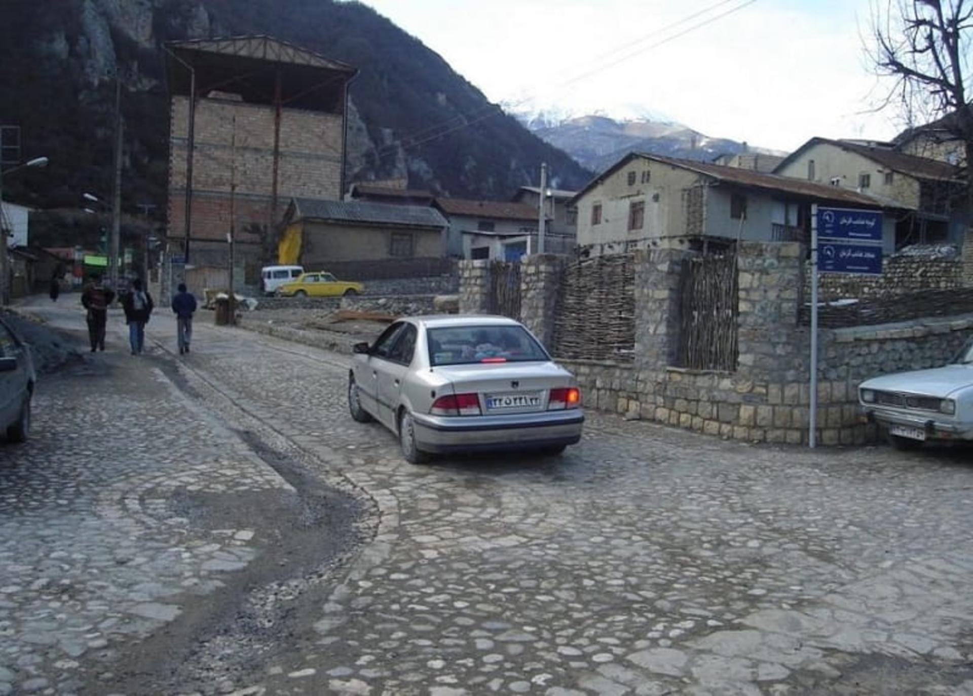 کوچه های روستای زیارت