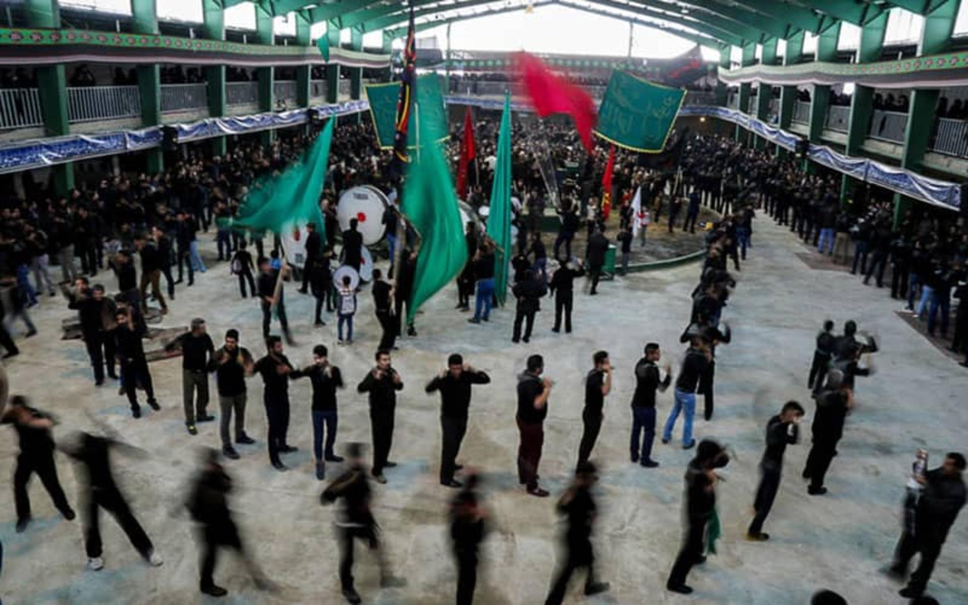 عزاداری محرم در میدانی بزرگ